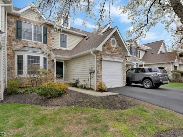 7 Patriot Hill Dr, Bernards, NJ 07920