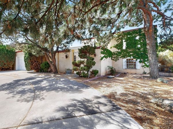 7200 Vista Del Arroyo Avenue NE, Albuquerque, NM 87109