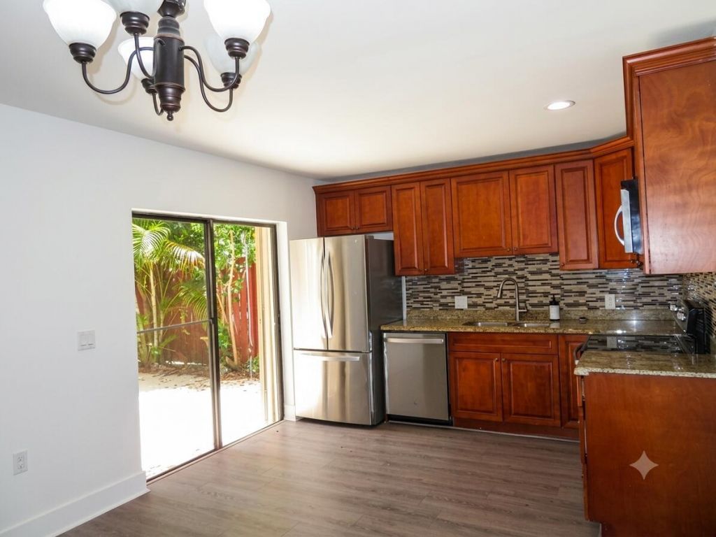 1700 Embassy Drive, Unit 708, West Palm Beach, FL 33401 Photo