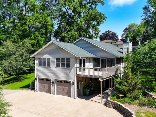 524 Tower Road , Clinton, IA 52732