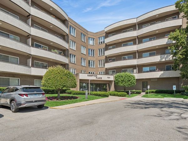7201 N LINCOLN Avenue , Unit 403, Lincolnwood, IL 60712