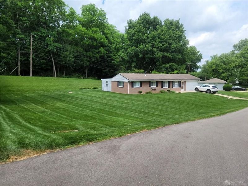 751 Country View Drive, Beavercreek, OH 45430 Photo 3