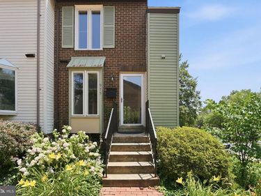 975 S TAYLOR STREET , ARLINGTON, VA 22204