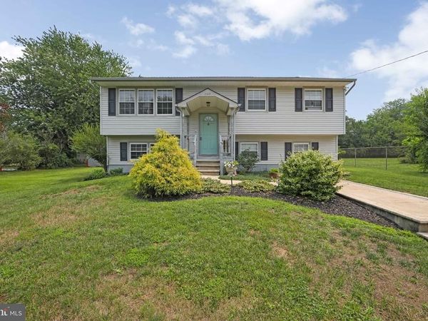 2109 BERKELEY DRIVE, VINELAND, NJ 08361