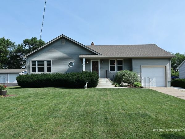 3304 W 3rd Avenue , McHenry, IL 60050