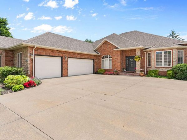 3134 W Knob Hill Street , Springfield, MO 65810