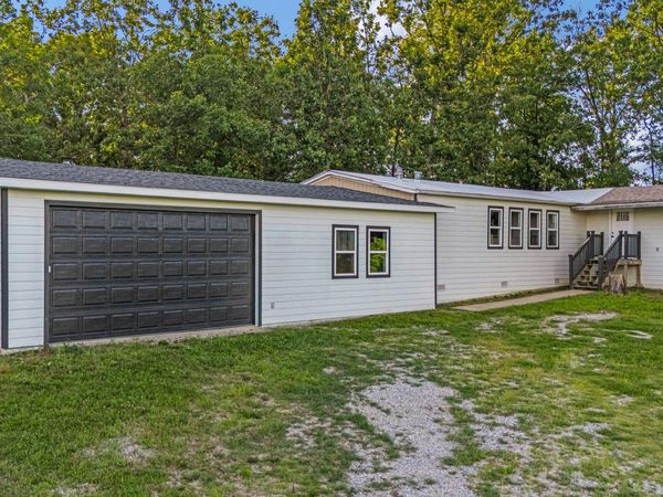 4717 Private Road 5127 , Willow Springs, MO 65793