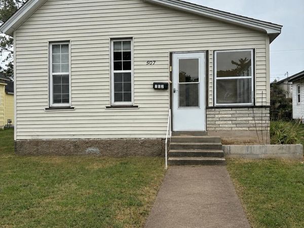 507 3rd Street, Monett, MO 65708