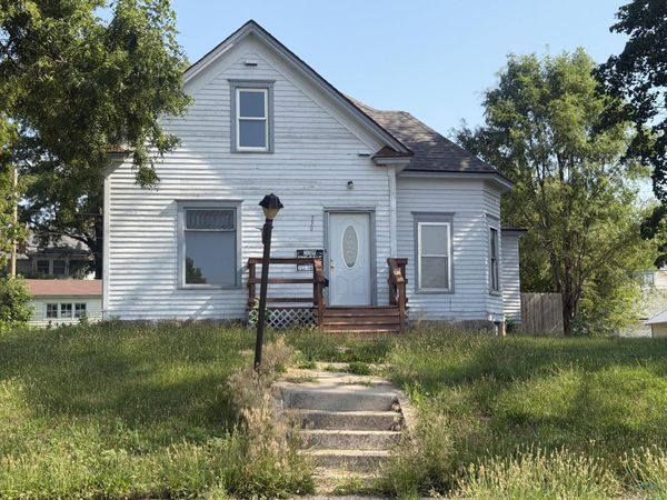 350 E Cedar Street, Cherokee, IA 51012