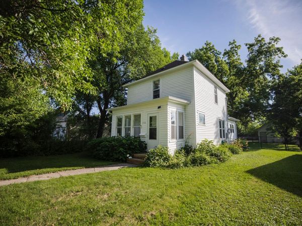 716 Lyndale Avenue , Morris, MN 56267