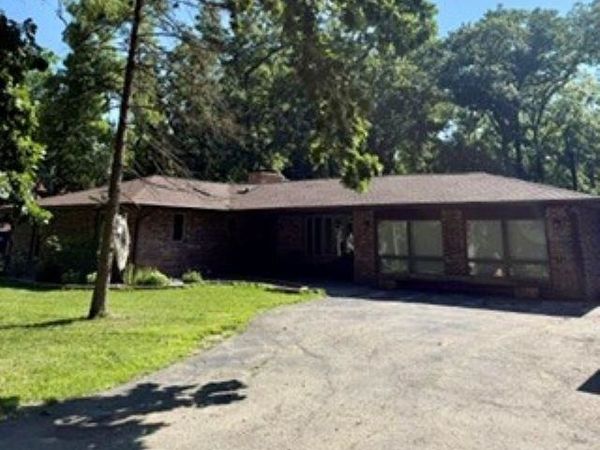 14309 KB Road, CAPRON, IL 61012