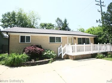 5800 Paramus, Independence Twp, MI 48346