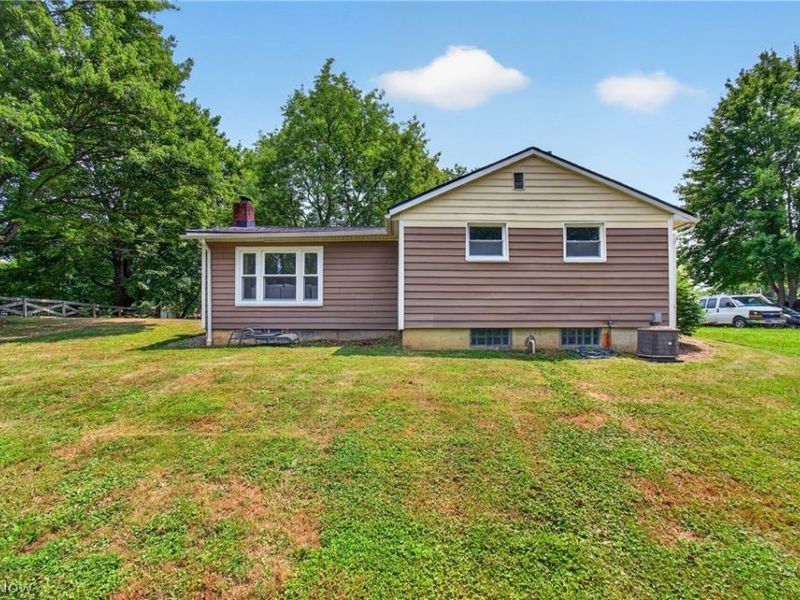 1240 Aberth Drive , Akron, OH 44320 Photo 24