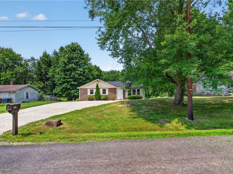 1240 Aberth Drive, Akron, OH 44320 Photo 4