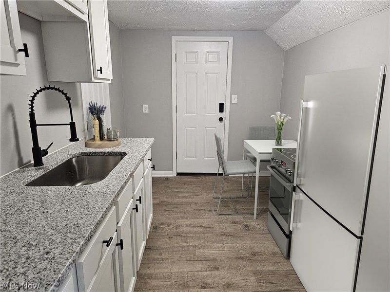4004 Sackett Avenue, Cleveland, OH 44109 Photo 9