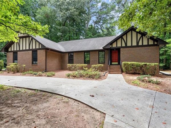 235 Devilla Court , Fayetteville, GA 30214
