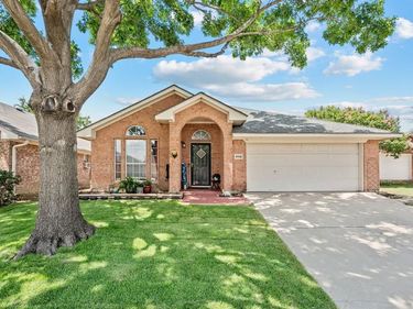 8112 Heritage Place Drive, Fort Worth, TX 76137