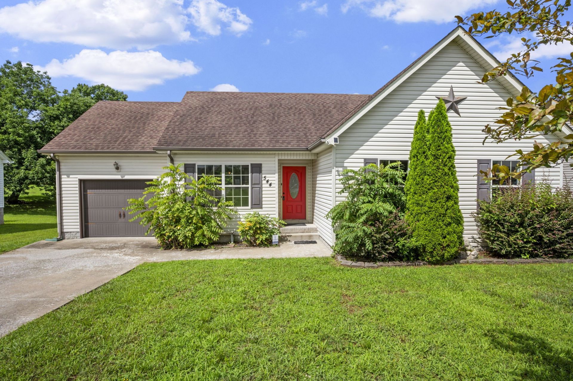 544 Tracy Ln, Clarksville, TN 37040 Main Photo