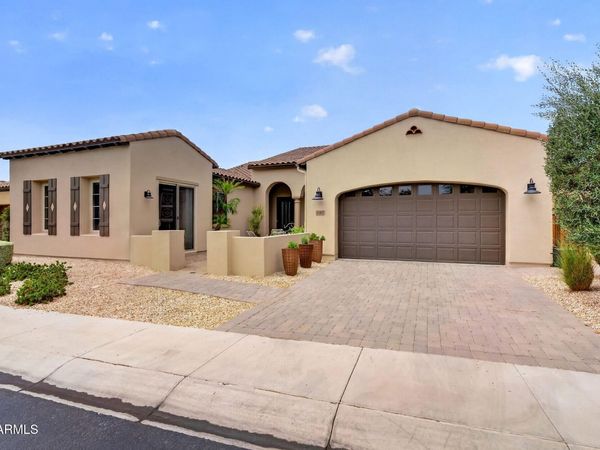 640 E PEACH TREE Street, Queen Creek, AZ 85140