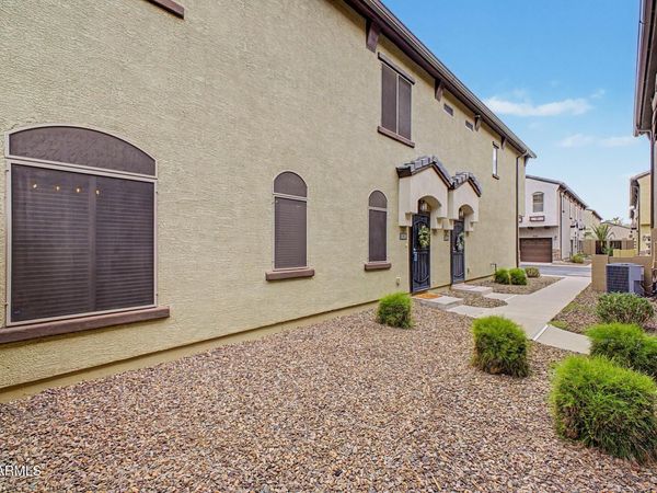 2725 E MINE CREEK Road, Unit 1028, Phoenix, AZ 85024