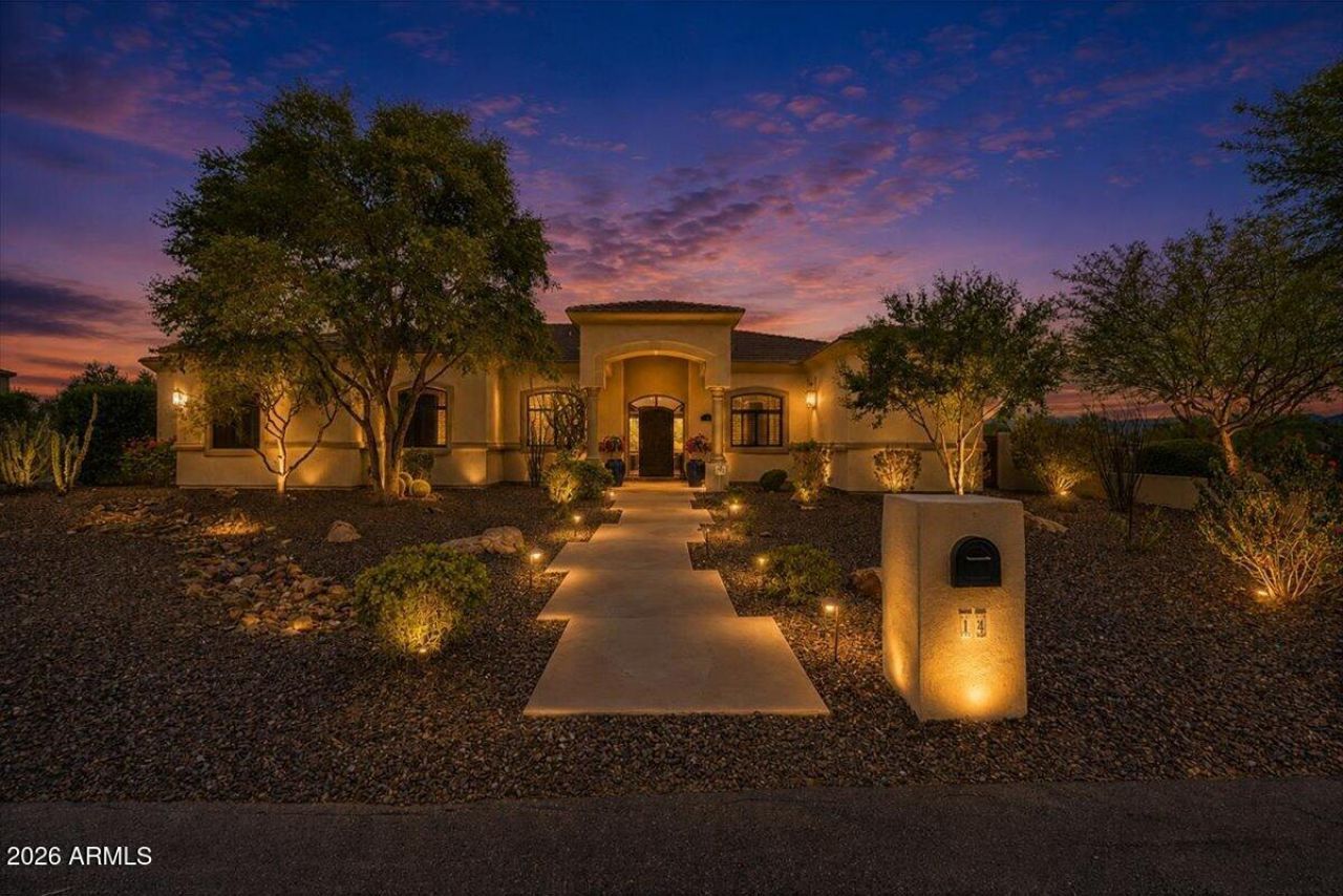14 W SUMMERSET Drive Phoenix, AZ 85085