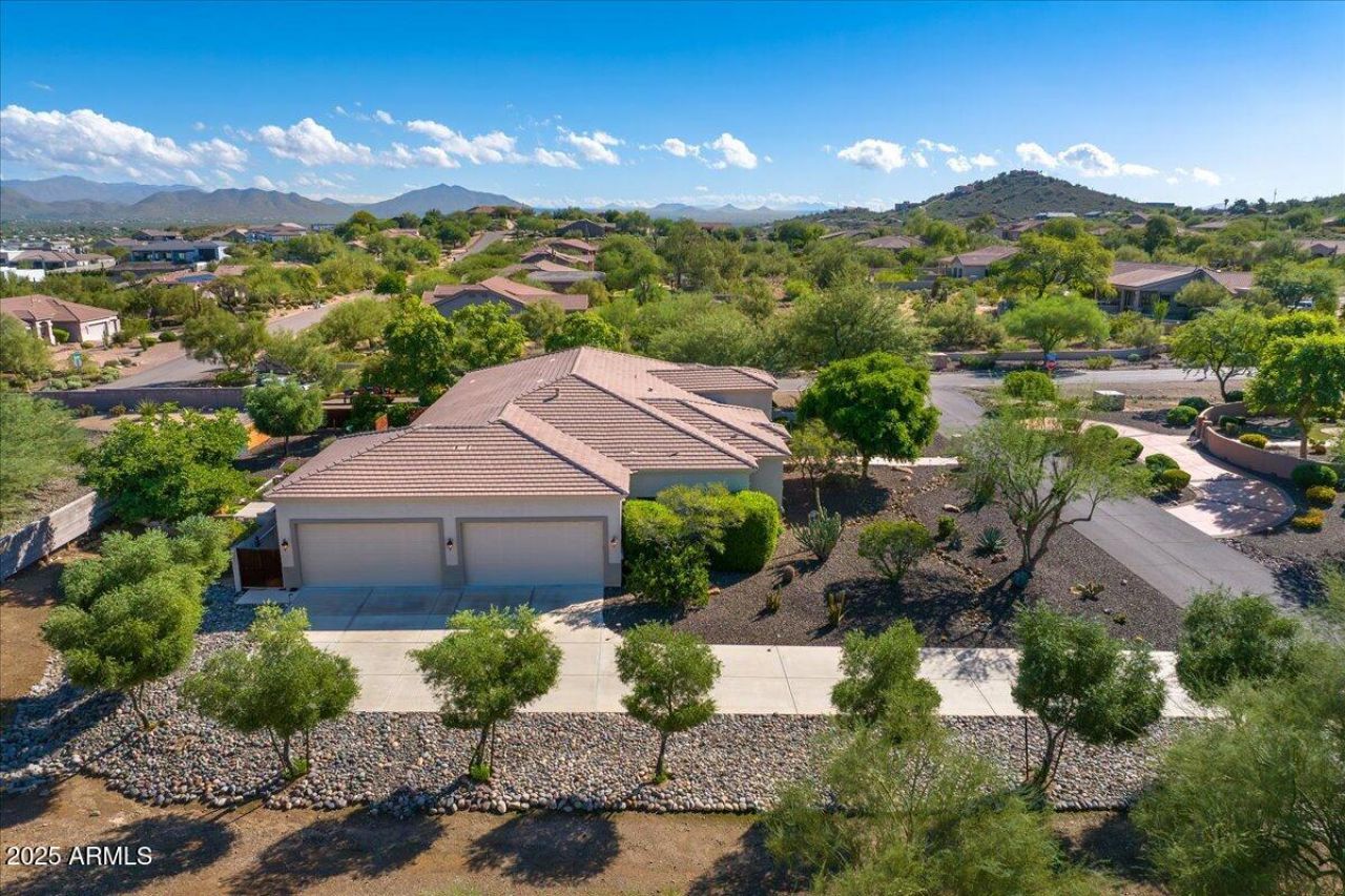 14 W SUMMERSET Drive Phoenix, AZ 85085