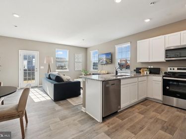 26 W STRASBURG RD, FRONT ROYAL, VA 22630