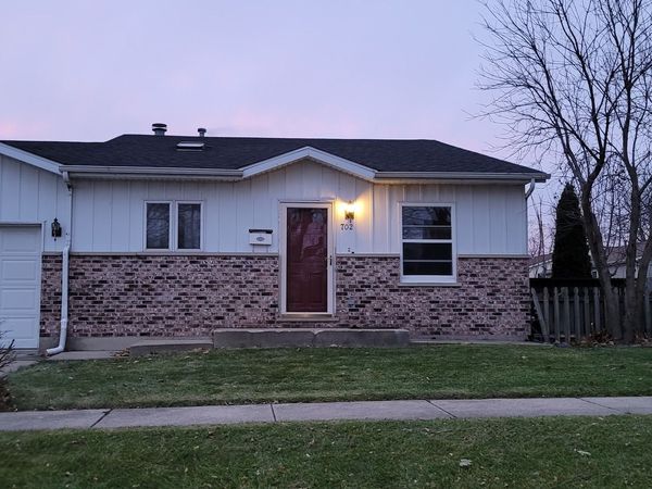 702 N Porter Street, Unit 702, Elgin, IL 60120