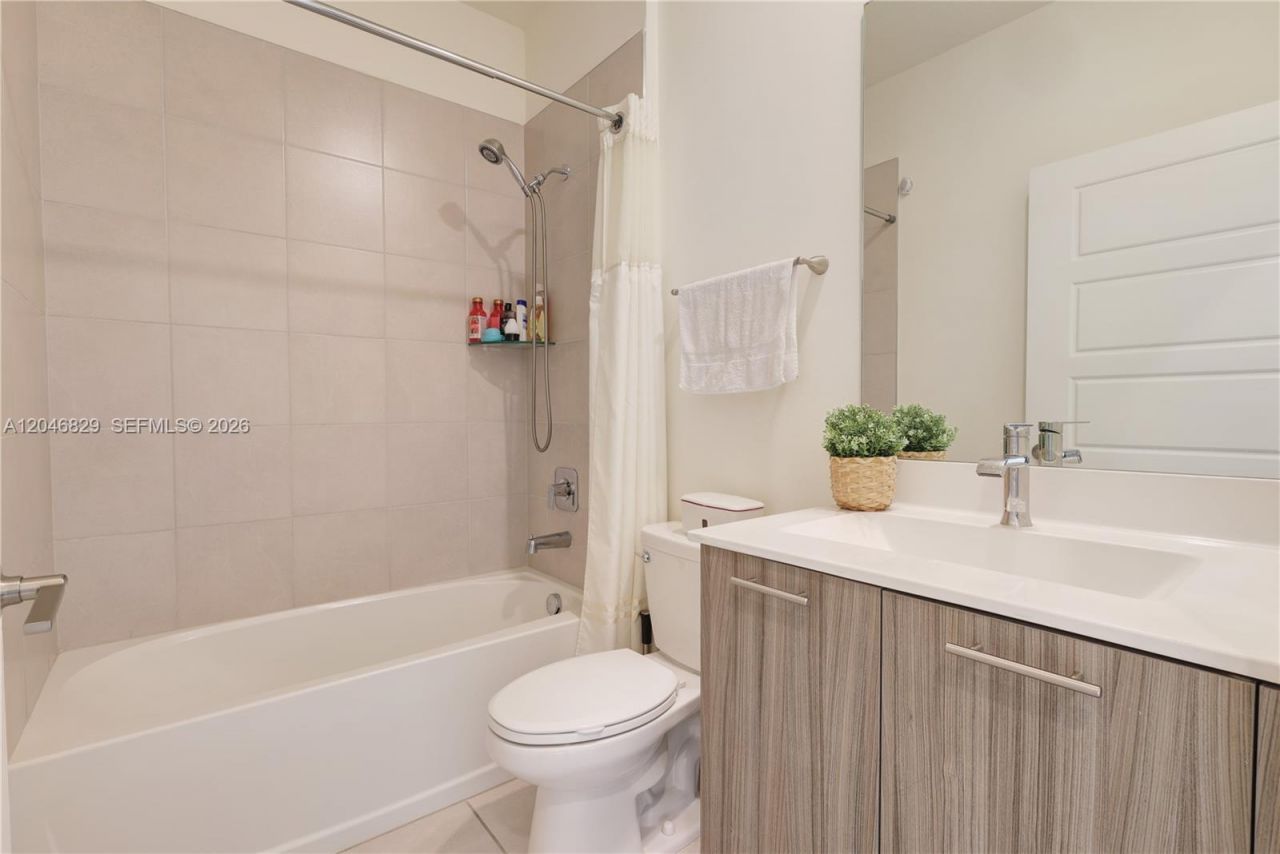 4636 NW 84th Ave , Unit 22, Doral, FL 33166 Photo