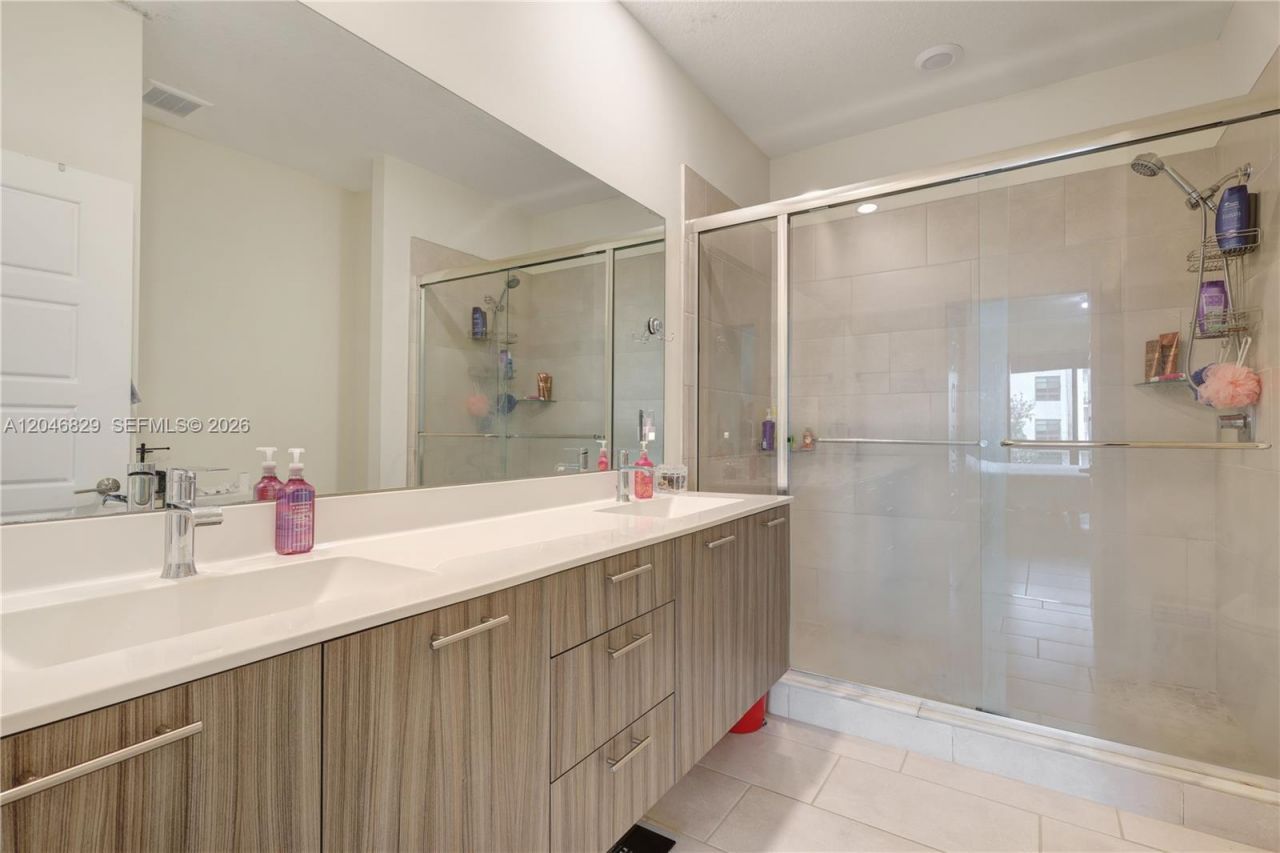 4636 NW 84th Ave , Unit 22, Doral, FL 33166 Photo