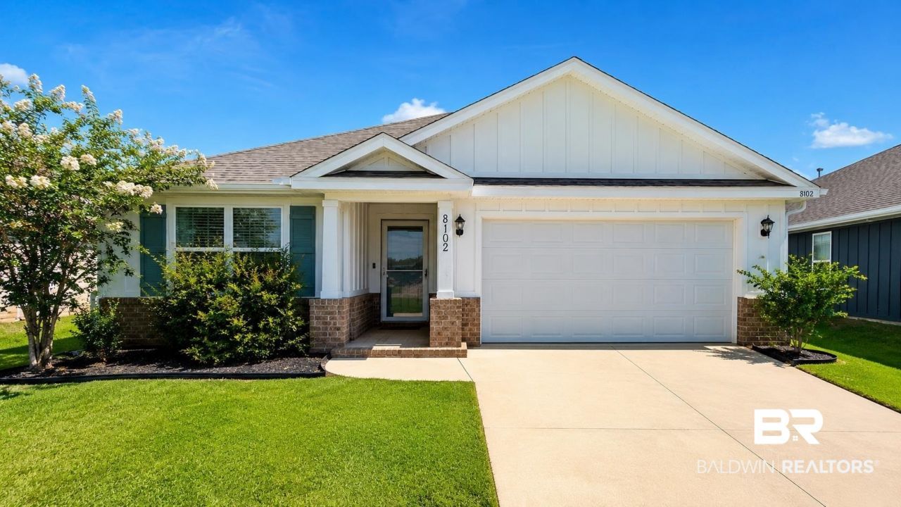 8102 Irwin Loop, Daphne, AL 36526 Main Photo