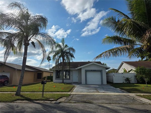 5307 NW 93rd Ave , Sunrise, FL 33351