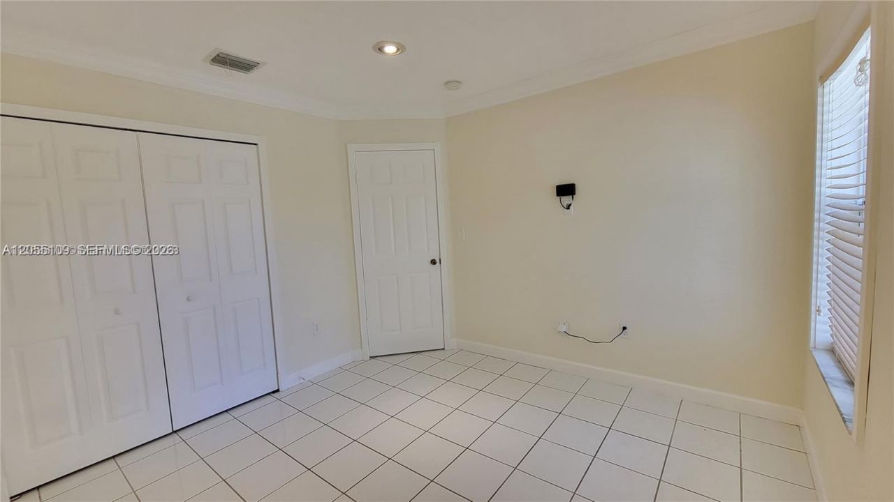 1057 NW 131st Ave , Unit B, Miami, FL 33182 Photo