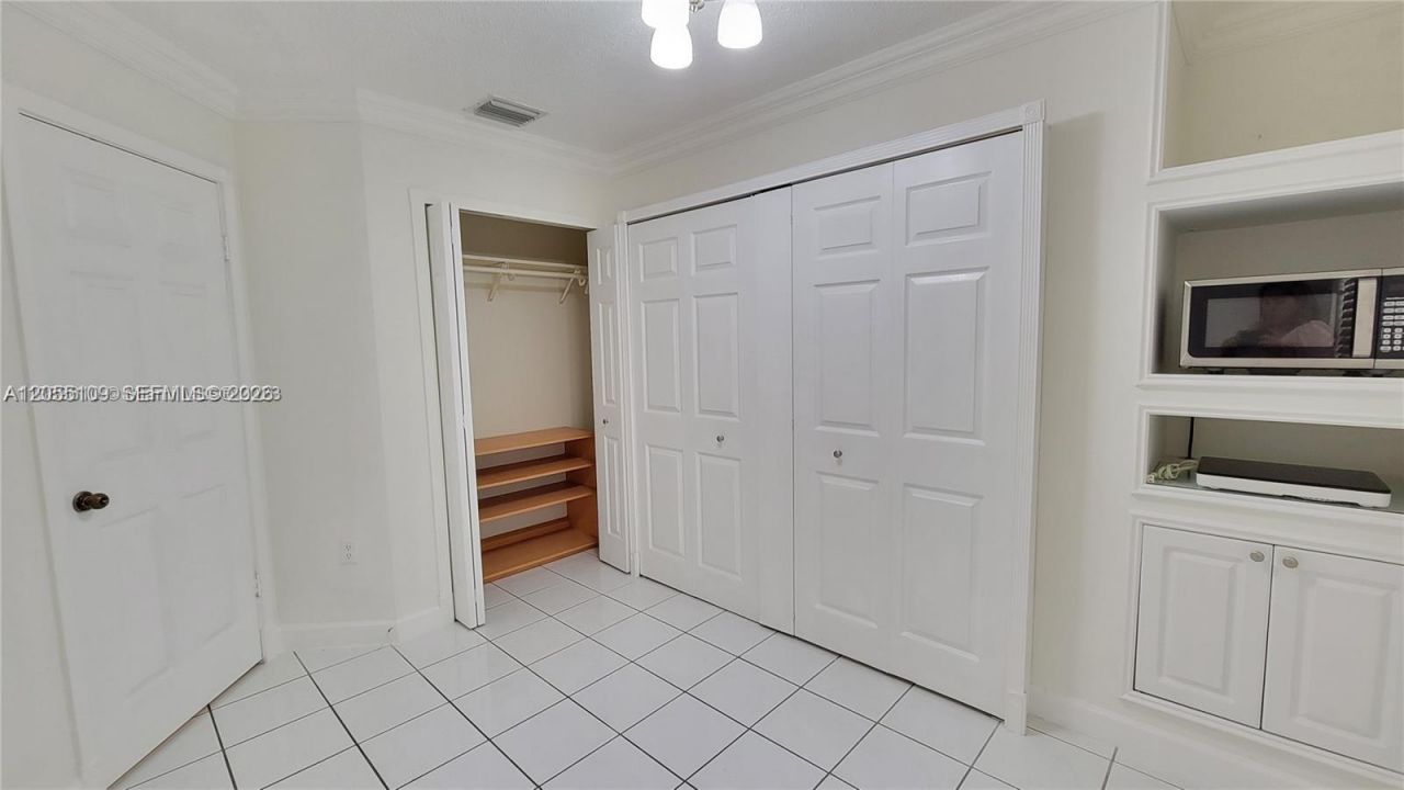 1057 NW 131st Ave , Unit B, Miami, FL 33182 Photo