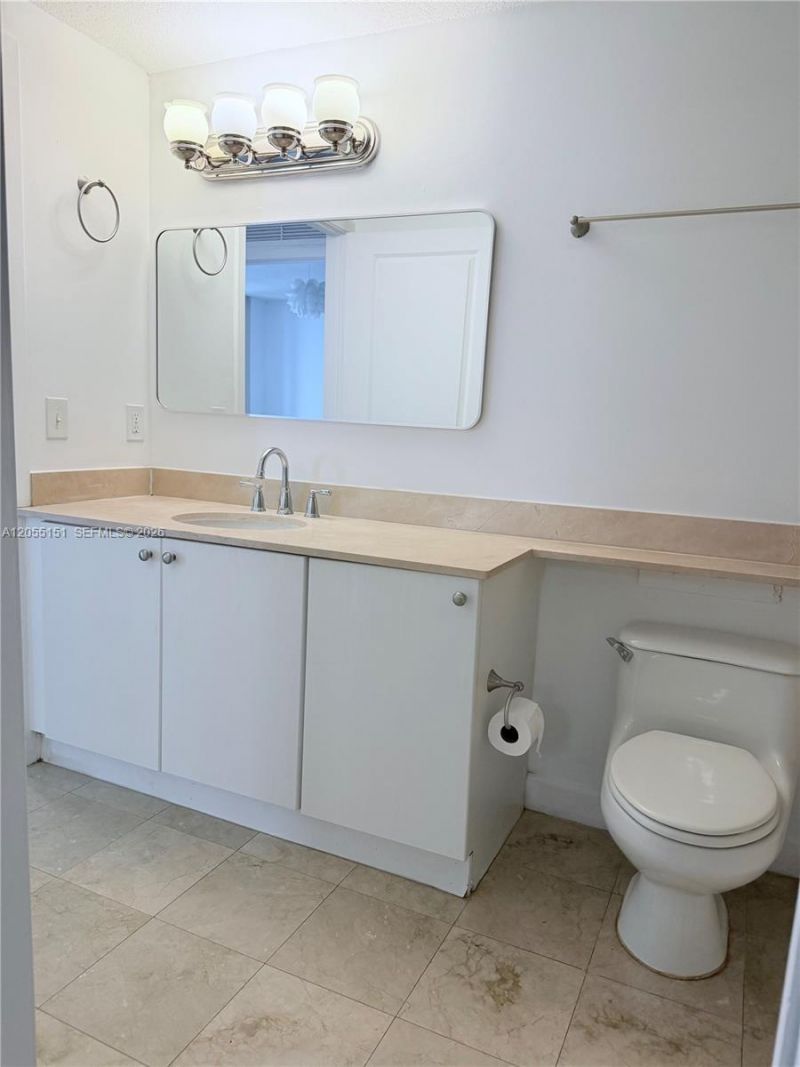 170 SE 14th St, Unit 1402, Miami, FL 33131 Photo