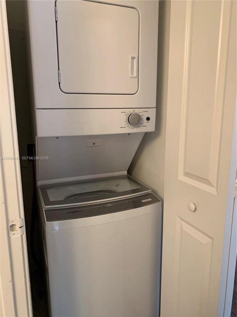 170 SE 14th St, Unit 1402, Miami, FL 33131 Photo