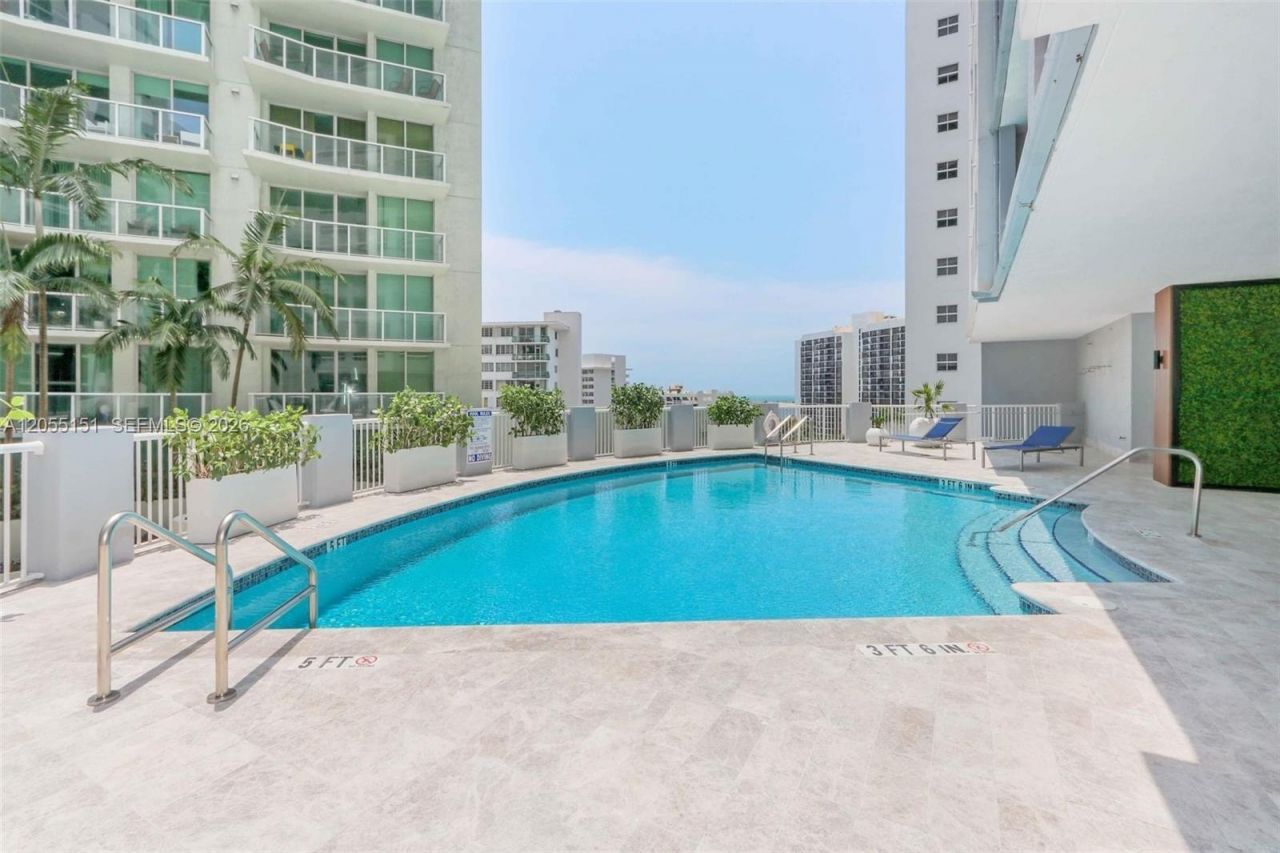 170 SE 14th St, Unit 1402, Miami, FL 33131 Photo