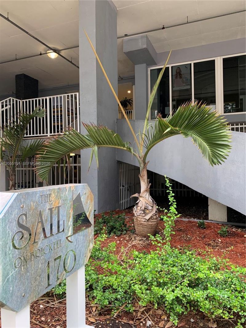 170 SE 14th St, Unit 1402, Miami, FL 33131 Photo
