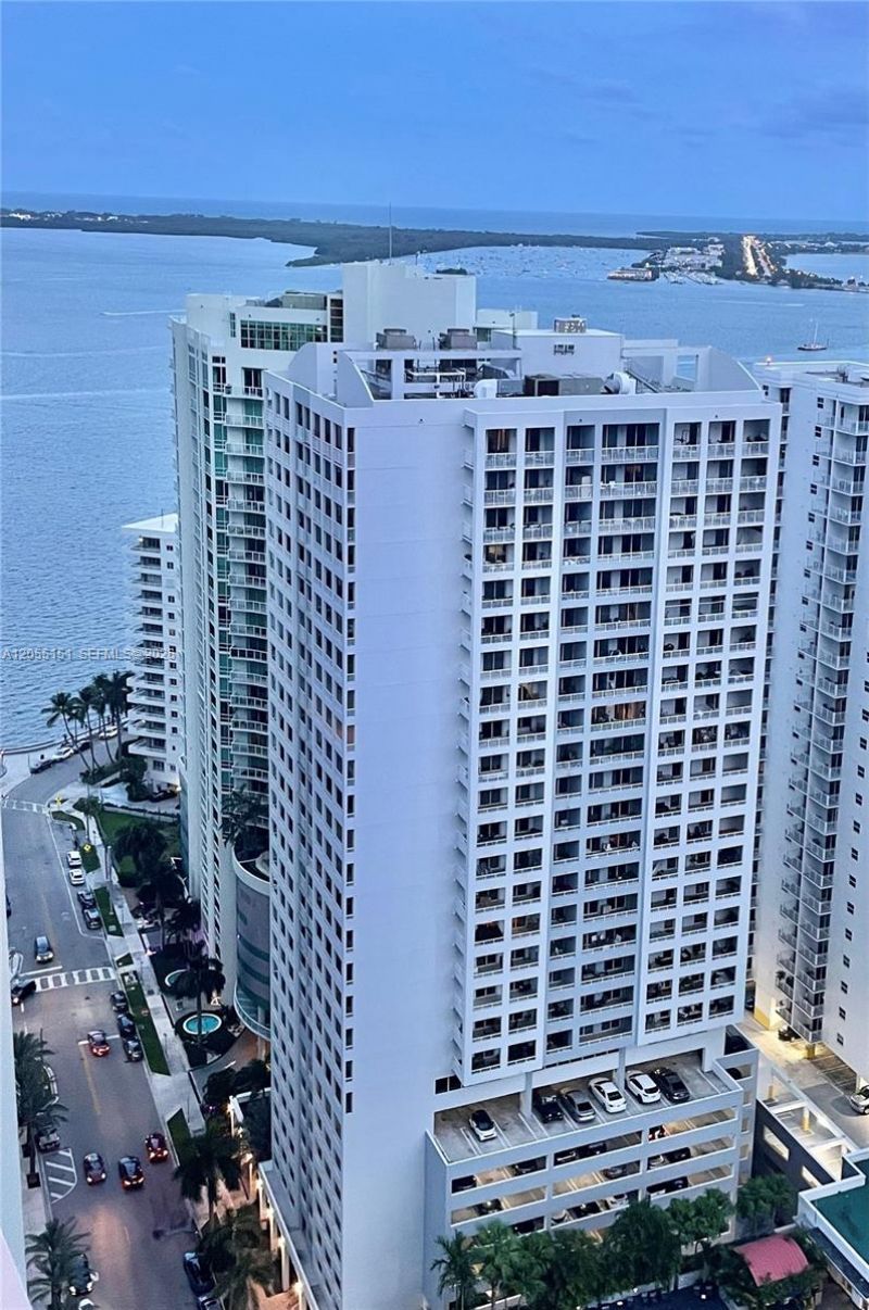 170 SE 14th St, Unit 1402, Miami, FL 33131 Photo
