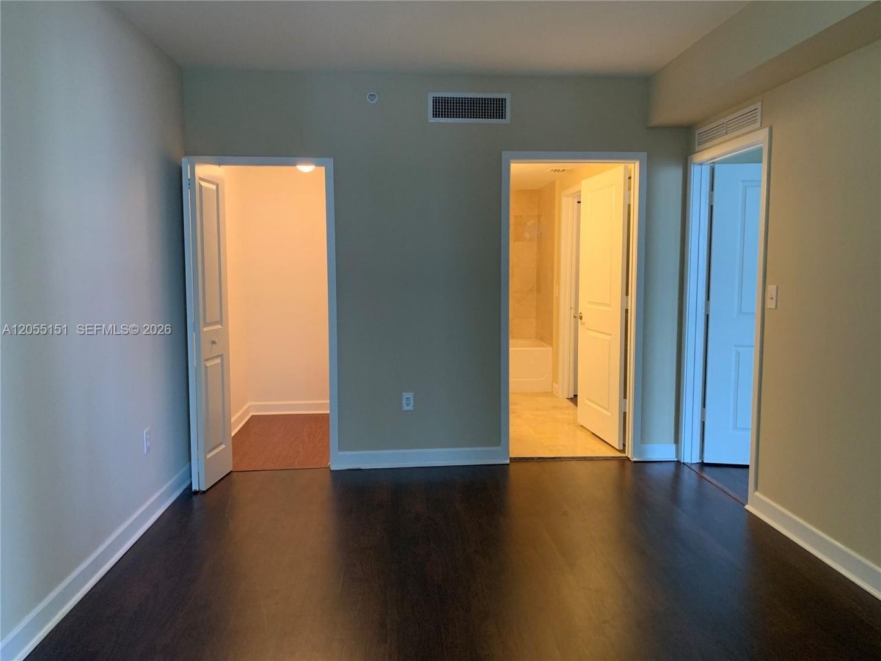 170 SE 14th St , Unit 1402, Miami, FL 33131 Photo