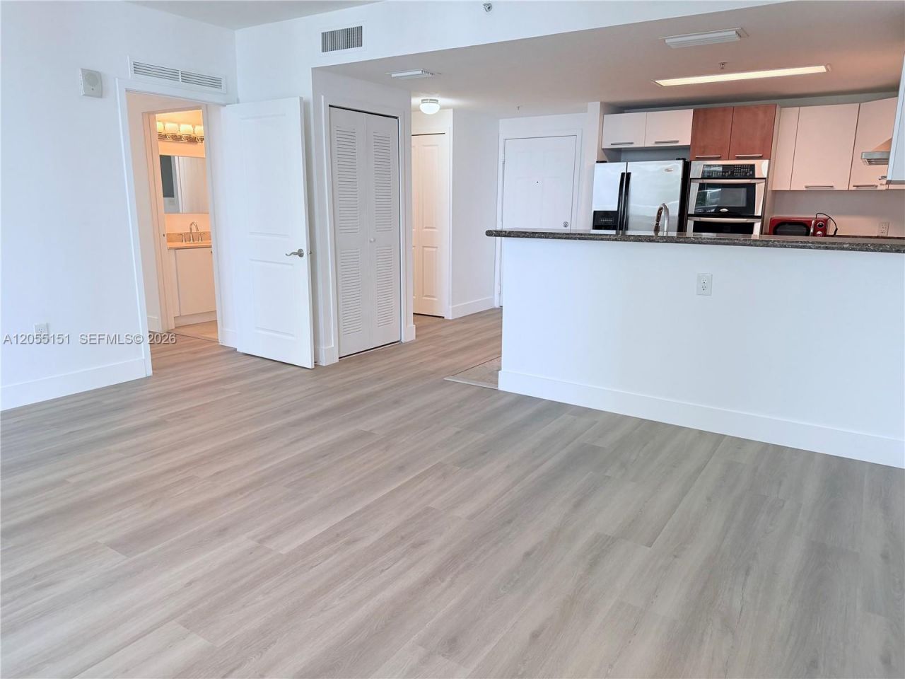 170 SE 14th St, Unit 1402, Miami, FL 33131 Photo