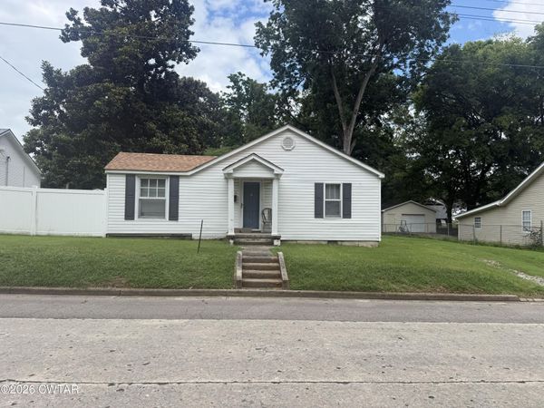 516 W Main Street , Halls, TN 38040