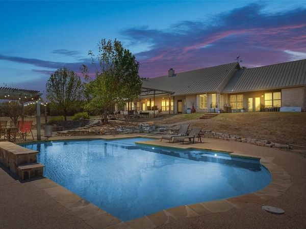 564 Sam Bass Road, McGregor, TX 76657