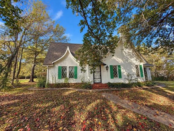 100 Smith Street, Naples, TX 75568