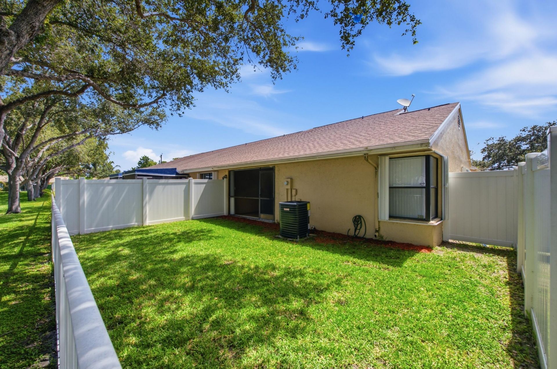 4561 Discovery Lane, Unit 13, West Palm Beach, FL 33417 Photo