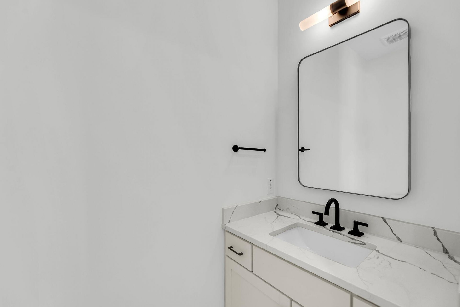 7010 Alpine Bay Lane Photo 23