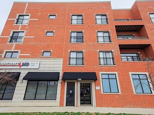 2352 W Byron Street, Unit 301, Chicago, IL 60618