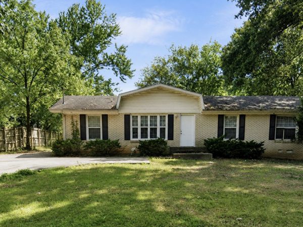 292 Lafayette Rd , Clarksville, TN 37042