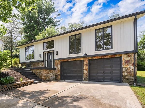 112 Pleasantview Dr , Canonsburg, PA 15317