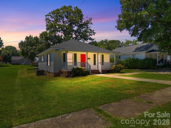 210 York Avenue , Kannapolis, NC 28083